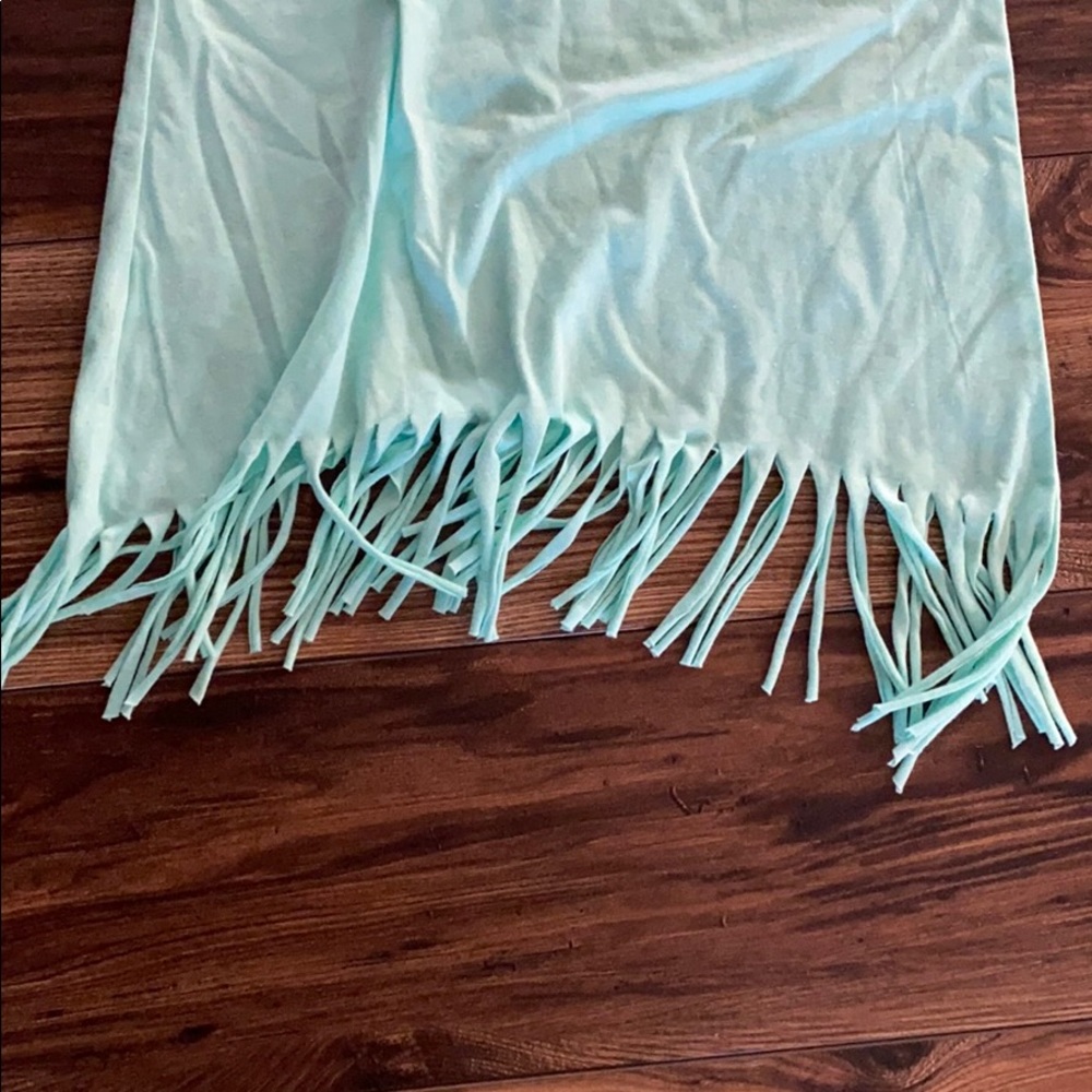 🔹4/$20🔹 Racerback Fringed Bottom Tank NEW - Picture 3 of 5